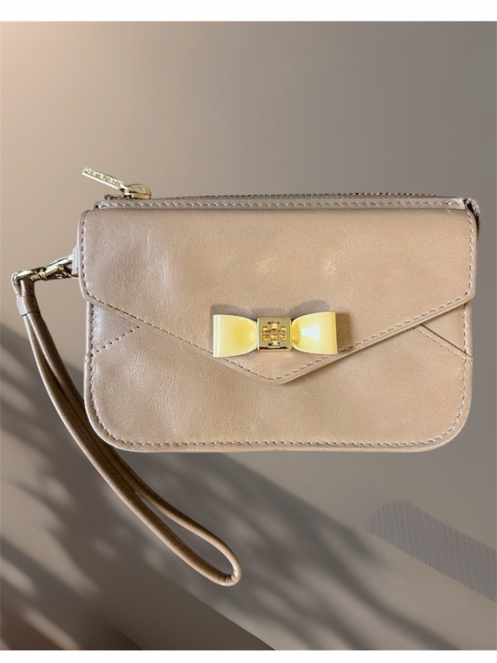 Tory Burch Bow Wristlet / Wallet